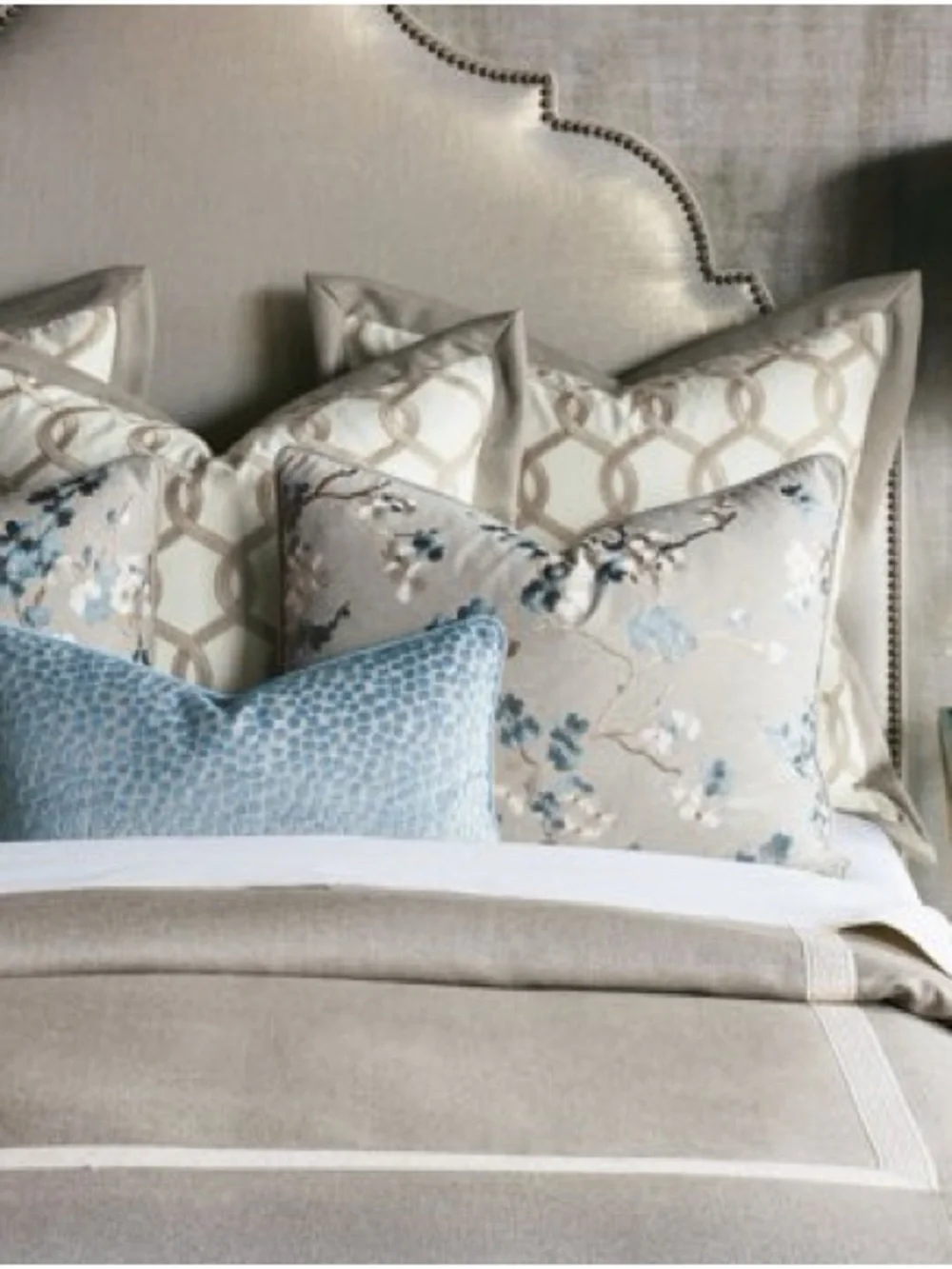 Elegant gray and Beige  Duvet Cover super queen